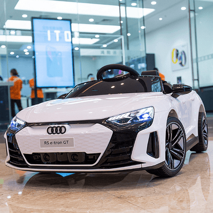 Акумулаторен джип Audi RS E-Tron GT, 4X4, Licensed, С меки гуми и кожена седалка, 12V, Черна