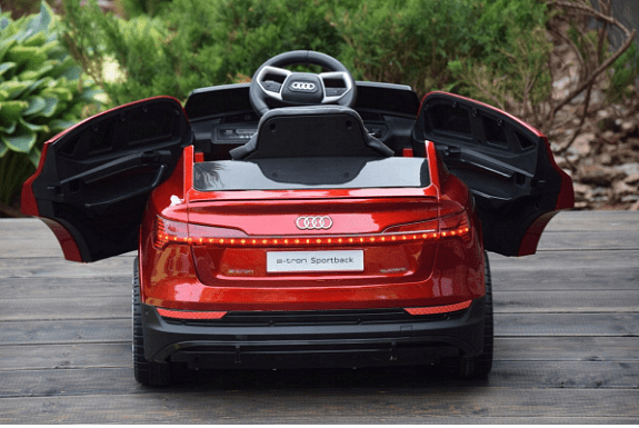 Акумулаторна кола AUDI Sportsback, 4x4, С кожена седалка и меки гум, 12V, Черна