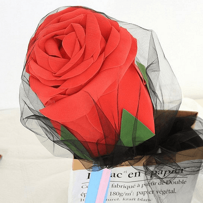Гигантска декоративна роза, Червена